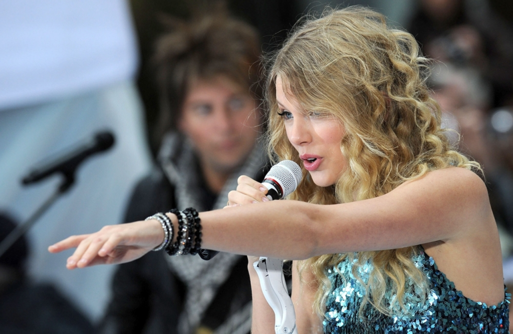 The Impact of Taylor Swift on Pop Culture